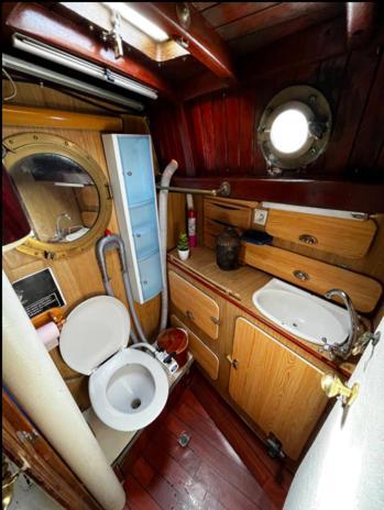 Bateau Watson Accueillant & Chaleureux Hotell Ouistreham Exteriör bild